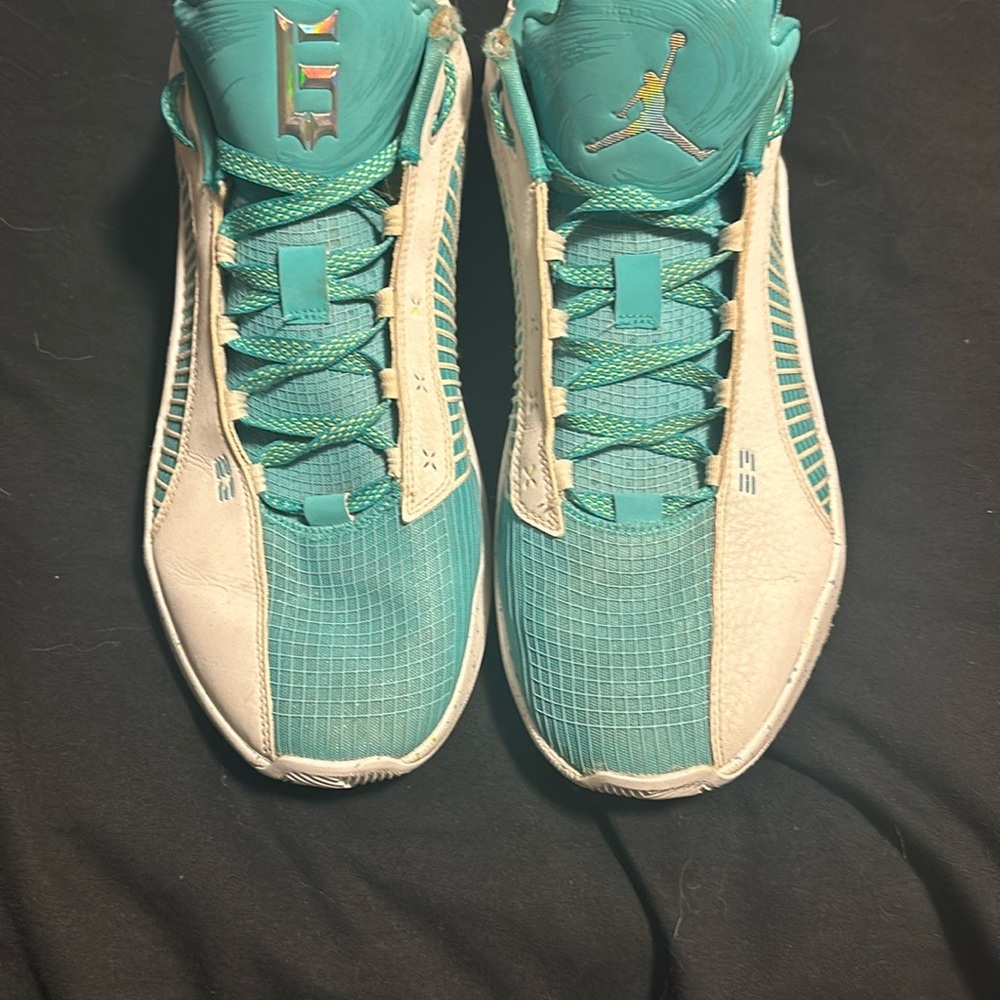 Nike Athletic Shoes - Teal and White